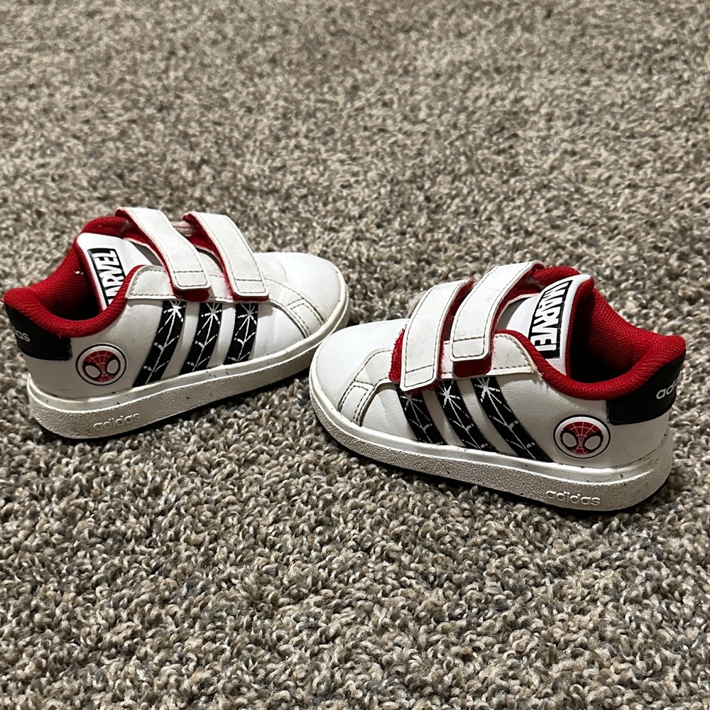 Adidas Spider-Man Marvel Court 2 Sneakers